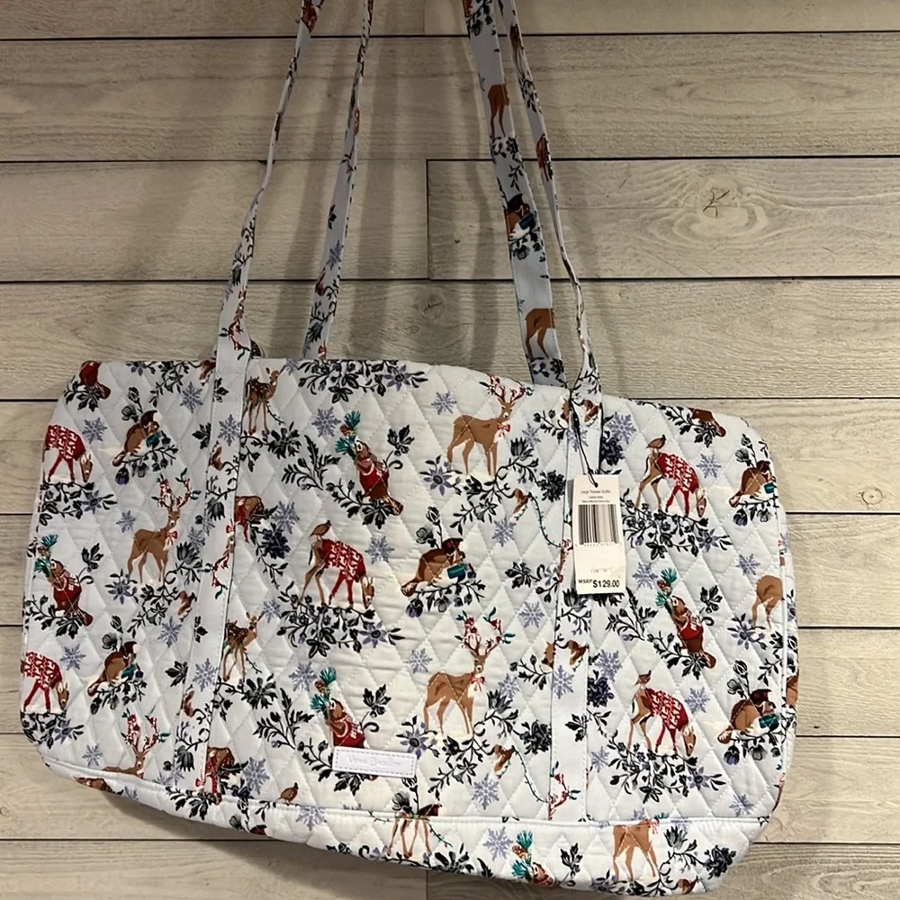 NWT vera Bradley large traveler bag merry mischeif snow day - Picture 1 of 8